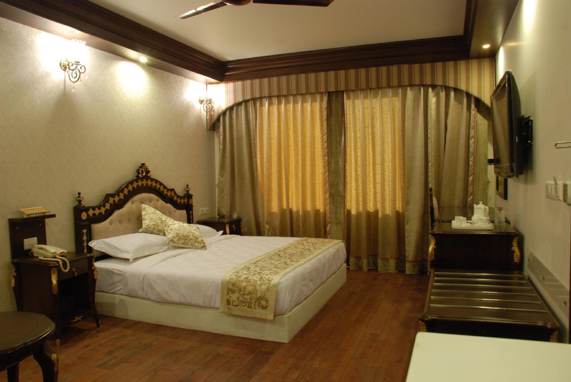 Hotel Treebo Tryst Royce New Friends Colony à New Delhi Extérieur photo