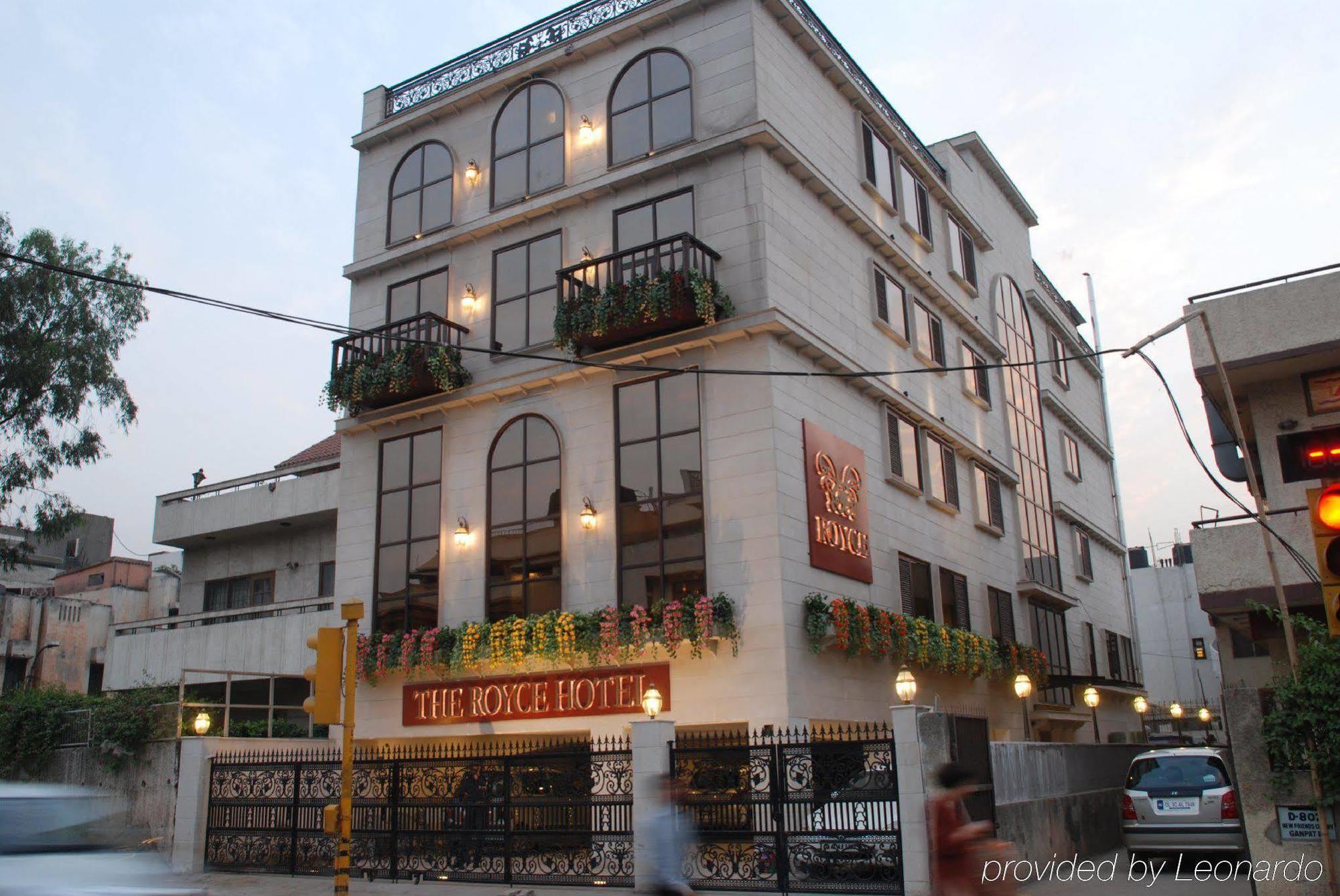 Hotel Treebo Tryst Royce New Friends Colony à New Delhi Extérieur photo