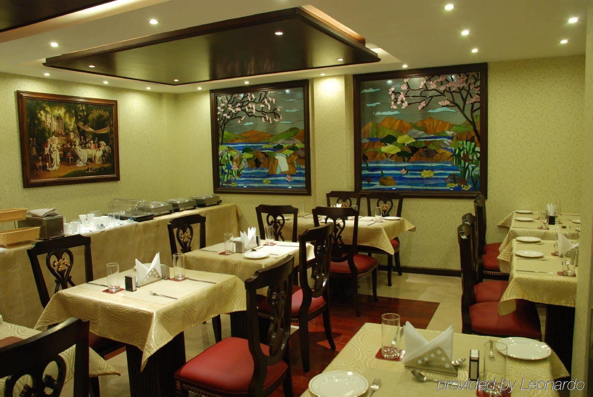Hotel Treebo Tryst Royce New Friends Colony à New Delhi Extérieur photo