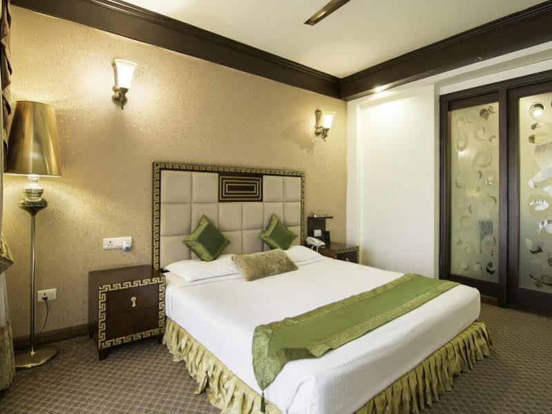 Hotel Treebo Tryst Royce New Friends Colony à New Delhi Extérieur photo