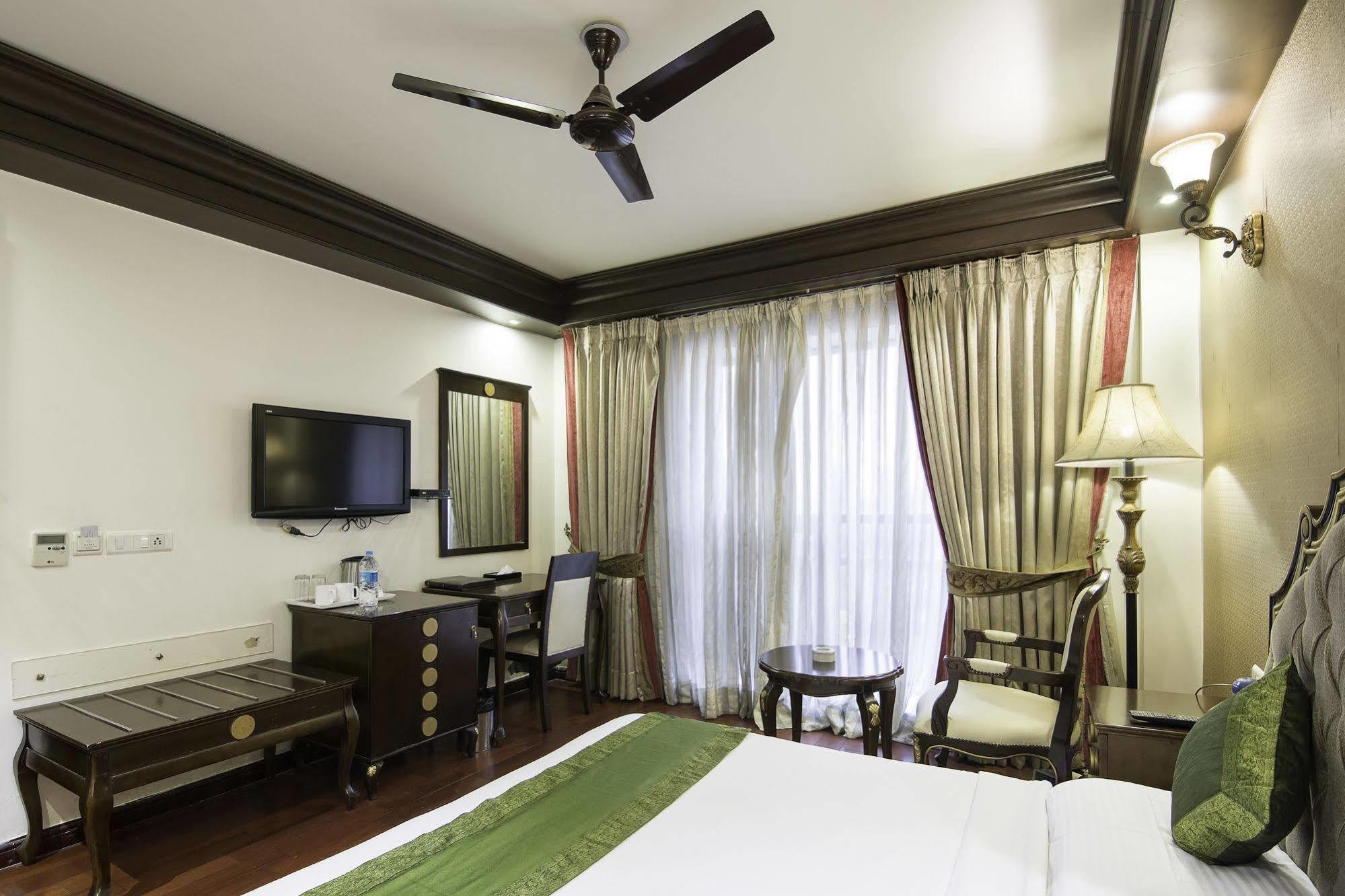 Hotel Treebo Tryst Royce New Friends Colony à New Delhi Extérieur photo