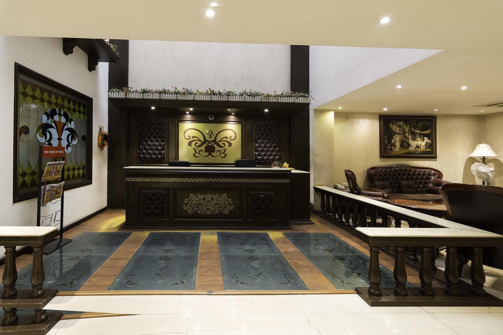 Hotel Treebo Tryst Royce New Friends Colony à New Delhi Extérieur photo